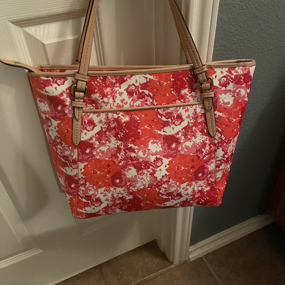 Coach tote in GUC - Picture 2 of 9